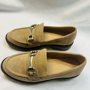 Journee Jessamey Fabric Loafers.    Like New Condition